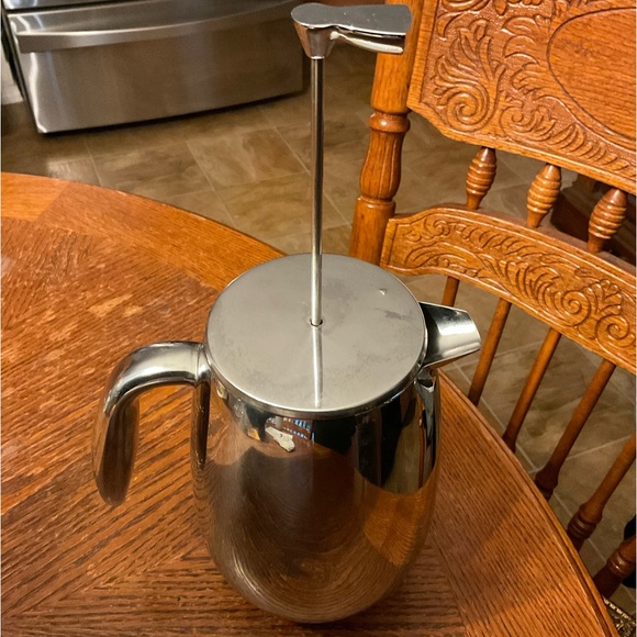 Bodum Thermal Stainless Steel 34 Ounce French Press Coffee Maker! - Picture 8 of 16